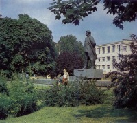 Львов - Львов. Памятник Ярославу Галану.