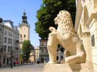 Львов - Лев на площі Ринок у Львові.