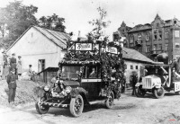 Львов - Львів.  Автомобіль з рекламою шоколаду фабрики 