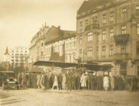 Львов - Львів.  Літак на вулиці Академічній, куплений для польського війська.