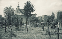 Куты - Кути.  Цвинтар  біля церкви.