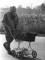 Чернобыль - Ликвидатор с детской коляской