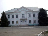 Новоайдар - Аминистративное здание в Новоайдаре
