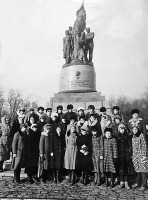 Краснодон - Памятник молодогвардейцам 