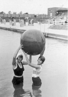 Трускавец - Трускавець-Помярки.  Купальне озеро.