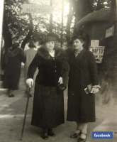 Трускавец - Трускавець. Відпочивальниці на дорозі до джерела 