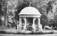 Трускавец - Трускавець. Павільйон з джерелом  