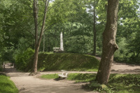 Трускавец - Трускавець. Алея до джерел в парку.  Статуя Матері Божої.