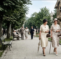 Трускавец - Трускавець.  Відпочивальники в курортному парку.