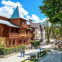 Трускавец - Трускавець.  Дві старі вілли доктора Пельчара після реконструкції.