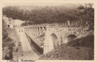 Сколе - Бескидський тунель (побудований в 1886 р.).Проходить під Карпатським хребтом з Львівської та Закарпатської областей.