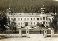 Сколе - Сколе-Демня. Палац баронів Гредель.