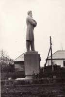 Диканька - С.Андреевка. Памятник Ф.Энгельсу