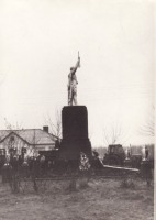 Диканька - С.Дьячковое. Памятник на братской могиле.
