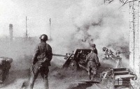 Волгоград - Советская пушка ЗиС-3 ведет огонь по врагу. Осень 1942 г., Сталинград.