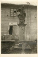 Заложцы - Заложцы Статуя Матери Божей XVII в. около мельницы