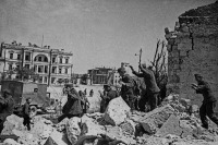 Севастополь - Немецкие солдаты сдаются в плен в Севастополе