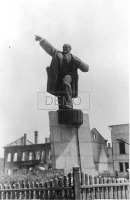 Витебск - Памятник Ленину перед уничтожением в Витебске во время Великой Отечественной войны, июль 1941