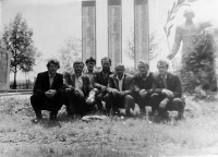 Эртиль - Ростоши. У мемориала 