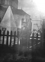 Эртиль - Село Ростоши. Воинское захоронение у церкви Косьмы и Домиана.