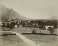 Индия - Городок у подножия горы в Индии. 1910