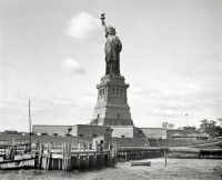 Нью-Йорк - Статуя свободи у Нью-йорку