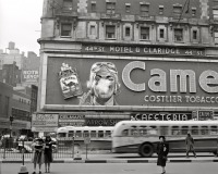 Нью-Йорк - New York. Camel cigarette advertisement at Times Square. США,  Нью-Йорк (штат),  Нью-Йорк,  Манхеттен