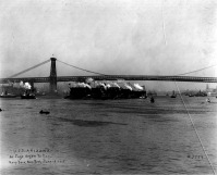 Нью-Йорк - USS Arizona pushed by tugs after launch США,  Нью-Йорк (штат),  Нью-Йорк,  Бруклин