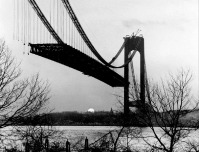 Нью-Йорк - Недостроенный мост Верразано-Нэрроуз, гавань Нью-Йорка, 6 января 1964 г.