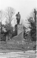  - Памятник Ленину в Великом Новгороде перед уничтожением немецкими оккупантами, 1941 г.