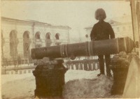 Саратов - Пушка около Троицкого собора.