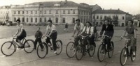 Саратов - Велосипедисты на площади Революции.