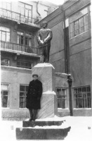 Саратов - Памятник В.М.Молотову в автодорожном институте