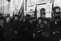 Саратов - Демонстранты на улице Ленина