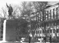 Саратов - Памятник В.И.Ленину у клуба политехнического института