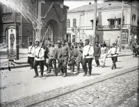 Саратов - Солдаты конвоируют арестантов по Никольской улице