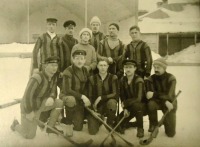 Саратов - Команда по хоккею с мячом на Плац-параде
