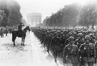 Париж - Улица  Foch, победный парад.