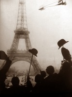 Париж - Сантос-Дюмон совершил первый в Европе публичный полёт на аэроплане в Париже 23 октября 1906 года. Франция,  Иль-де-Франс,  Париж