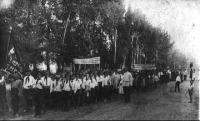 Алма-Ата - Алма-Ата. Учащиеся школы N.28 на праздничном шествии, 1929-1930