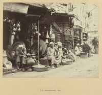 Старые магазины, рестораны и другие учреждения - Магазин медной утвари на базаре в Каире