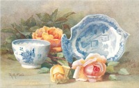Ретро открытки - Жёлтые розы, бело-голубая чашка и фигурное блюдо