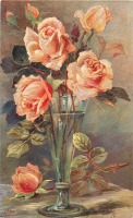 Ретро открытки - И. Аммонд. Персиковые розы в стеклянной вазе с узким дном