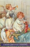 Ретро открытки - Мальчик с дудочкой и девочка с чулком