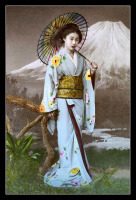 Ретро открытки - Японія.  Жінка з парасолькою.