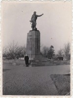 Литва - Памятник Марите Мельникайте.