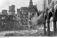 Дрезден - Дрезден после бомбардировки 13 февраля 1945г.  Штальхоф - Конюшенный двор ( Stallhof ), Дрезден.