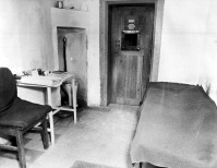 Нюрнберг - Внутренний вид одиночной камеры, где содержались главные немецкие военные преступники