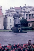 Каунас - Памятник Майронису