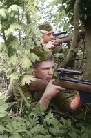 Солдаты и офицеры Советской армии - Снайперы на занятиях.